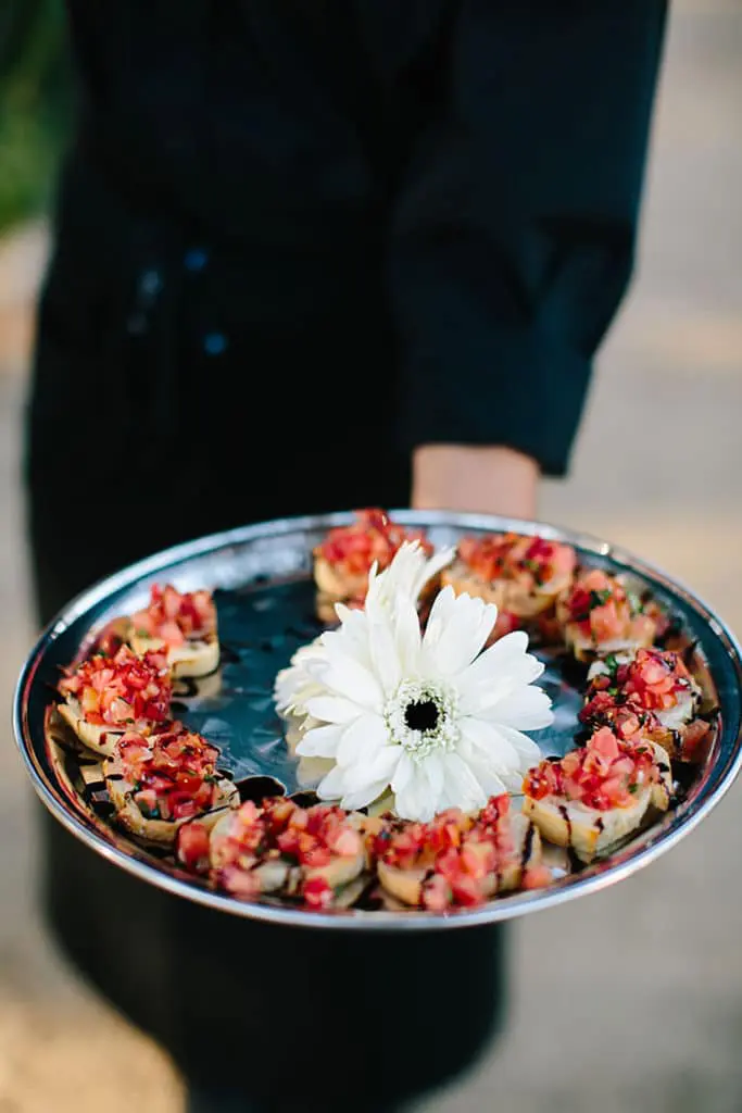 Crowd-Pleasing Appetizers: Bruschetta Crustinis